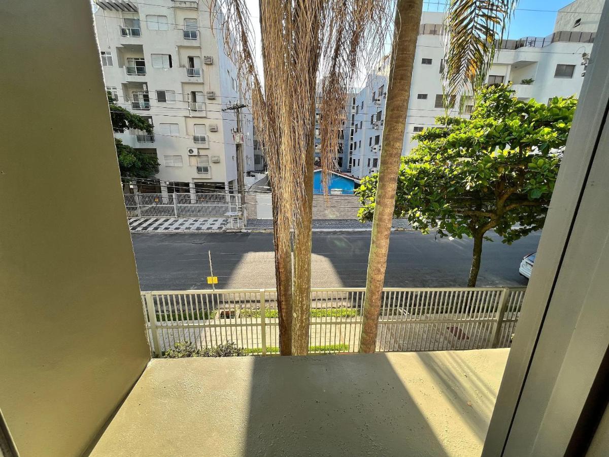 Super Aconchegante E Espacoso - Sacada Ampla E Perto Da Praia - Super Confortavel - Ap. 13 - Ed. Maison Du Parc Γκουαρούχα Εξωτερικό φωτογραφία